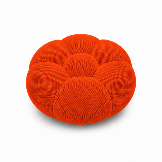 Pouf Rousseau, coloris Orange vif, vue de face, assise sculpturale arrondie — Orbe Paris