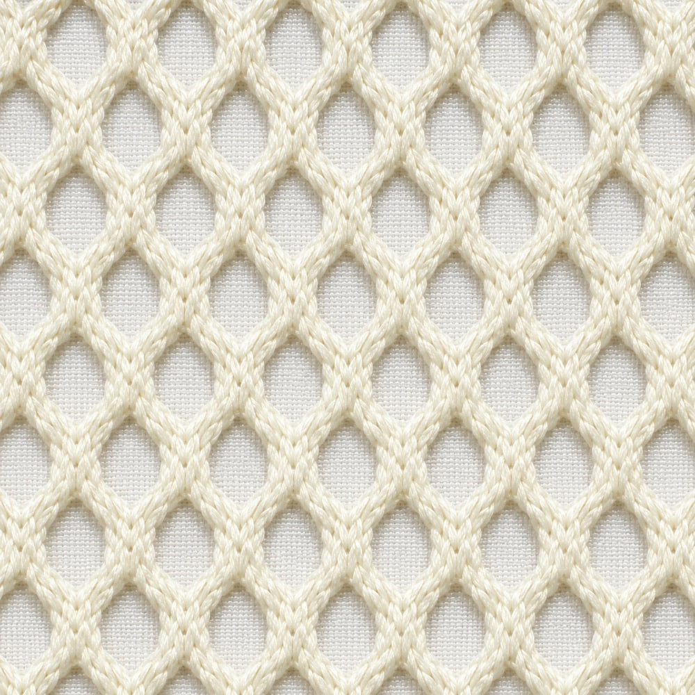 Gros plan du tissu maille 3D Orbe Paris — coloris Blanc cassé