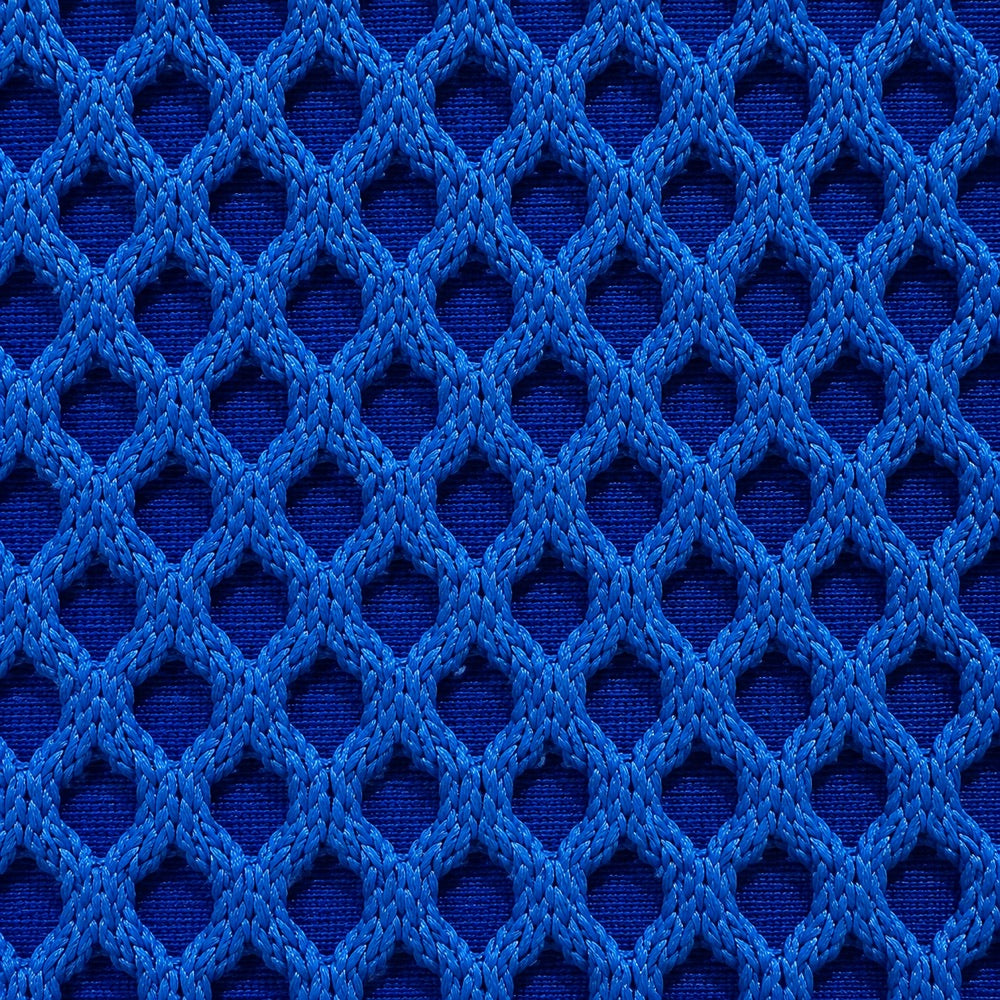 Gros plan du tissu maille 3D Orbe Paris — coloris Bleu roi