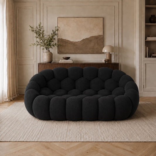 Canapé Rousseau 2-3 places en tissu 3D Noir textile, mis en scène dans un salon — Orbe Paris