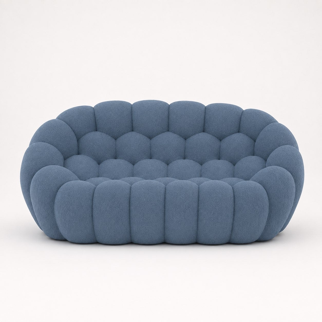 Canapé Rousseau 2-3 places en maille bouclette Bleu gris, vu de face sur fond studio — Orbe Paris