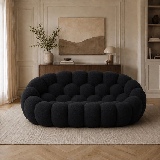 Canapé Rousseau 2-3 places en maille bouclette Noir, mis en scène dans un salon — Orbe Paris