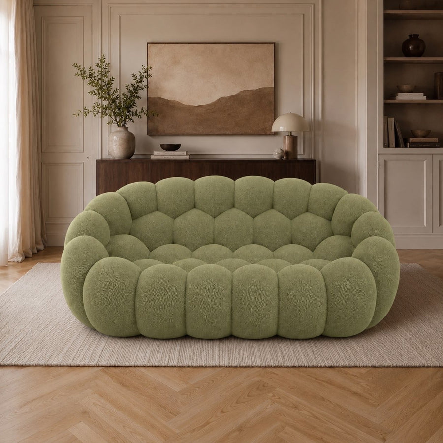 Canapé compact Rousseau — Vert sauge, mis en scène dans un salon — Orbe Paris