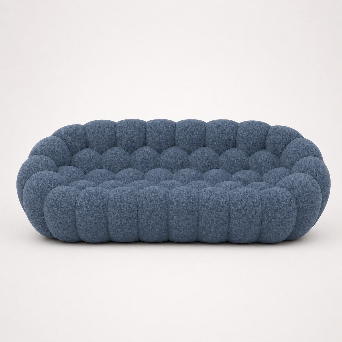 Canapé Rousseau 3-4 places en maille bouclette Bleu gris, vu de face sur fond studio — Orbe Paris