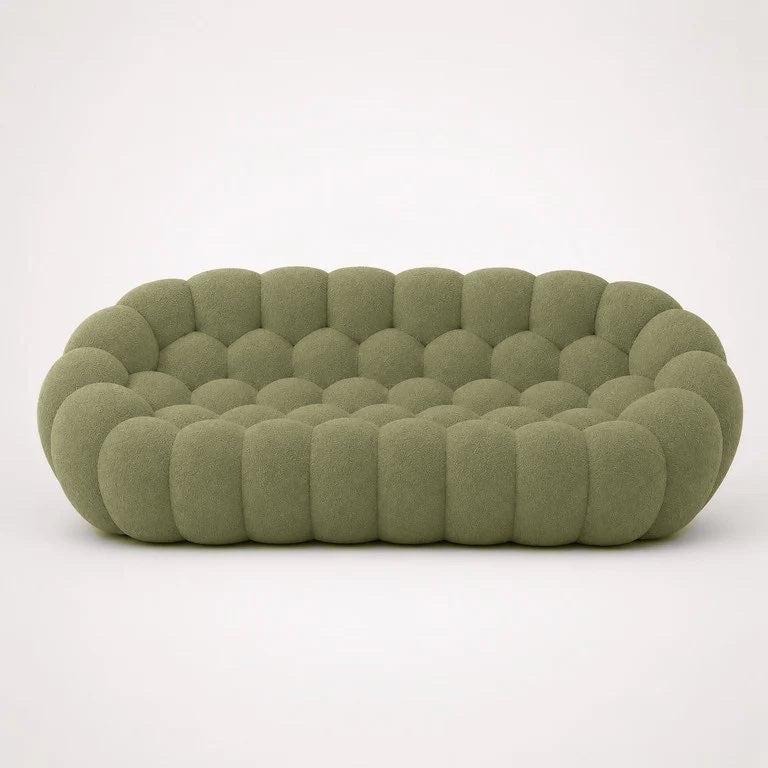 Canapé Rousseau 3-4 places en maille bouclette Vert sauge, vu de face sur fond studio — Orbe Paris