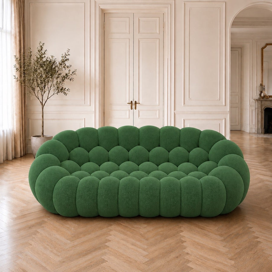 Canapé Rousseau 3-4 places en tissu 3D Vert forêt, mis en scène dans un salon — Orbe Paris